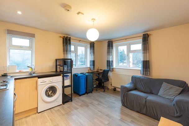 Garsington Road, Cowley, OX4 - Photo 1