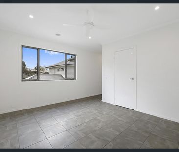 Townhouse Living Never Looked So Good! - Photo 4