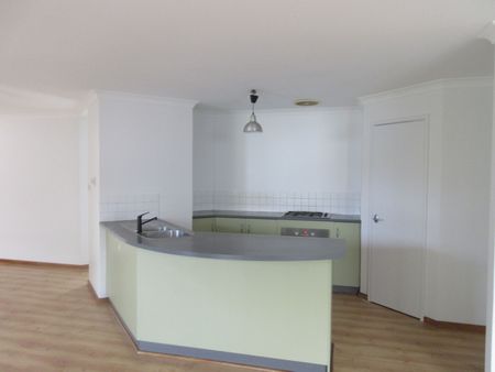 CHARMING FAMILY HOME FOR LEASE IN MARGARET RIVER - Photo 4