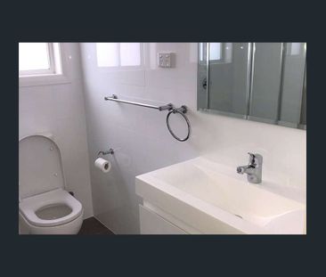 Modern Brick Granny - Photo 2