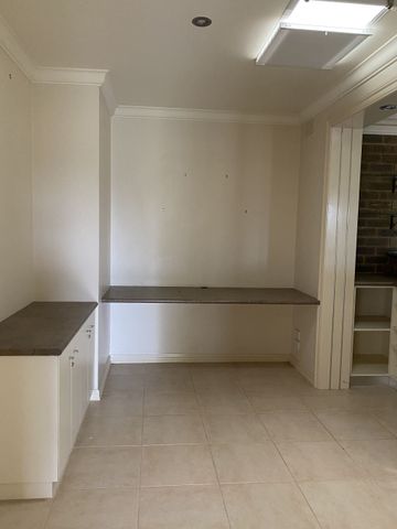 Close to town - Photo 4