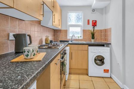 1 bedroom flat to rent - Photo 2