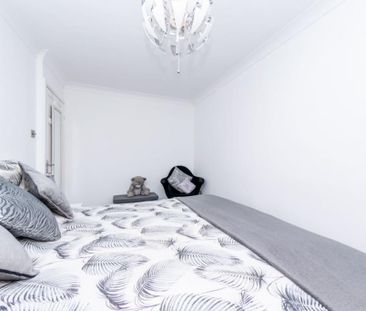 3 Bed Detached House, Clayton Way, LS10 - Photo 5