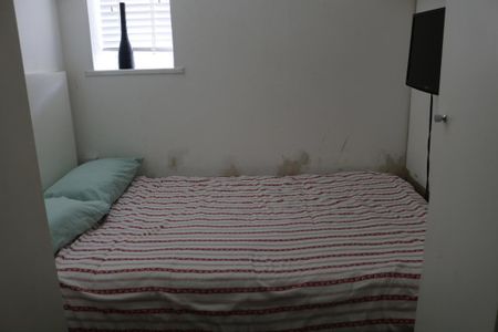 1 bedroom in a flat share to rent - Photo 3