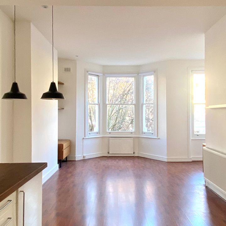 1 Bed Flat, Croxley Road, W9 - Photo 1