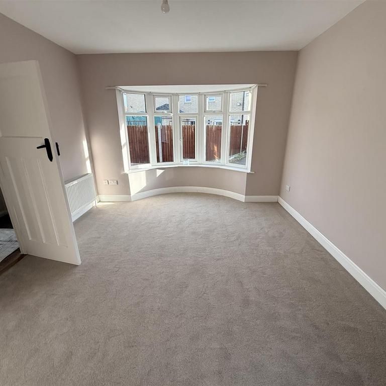 3 bedroom detached bungalow to rent - Photo 1