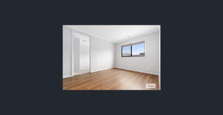 Spacious & Stylish 4 Bedroom Family Home Opposite Playground - Photo 3