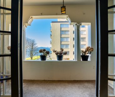 OCEAN FRONT HISTORIC APARTMENT! - Photo 2