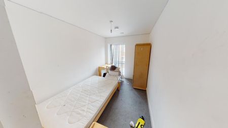 5 bedroom flat to rent - Photo 4