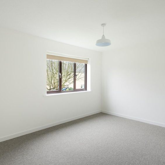 2 Bed Flat - Photo 1