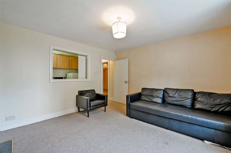 A Most Distinguished Ground Floor Dwelling in a Peaceful and Esteemed Locale - Photo 5