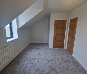 4 bedroom terraced house to rent - Photo 4
