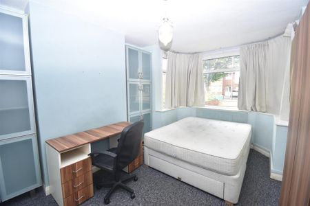 4 bedroom house to rent - Photo 3