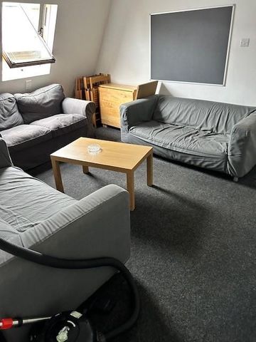 7 bedroom flat to rent - Photo 2