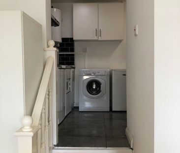 Studio Flat, Bow, E3 - Photo 3