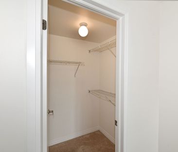 For Lease - 142 William Duncan Road Unit# 2, Toronto, Ontario - Photo 2