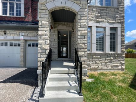 For Lease - 31 Dolomite Drive, Brampton, Ontario - Photo 4