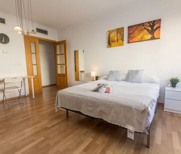 Calle Eslava, Málaga, Andalusia 29002 - Photo 6