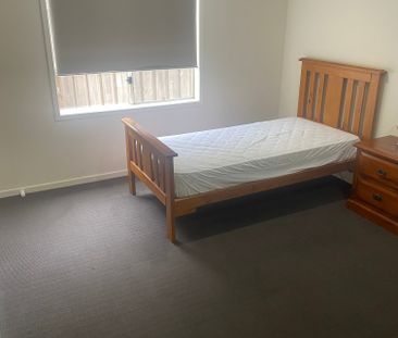 Cranbourne East - Photo 6