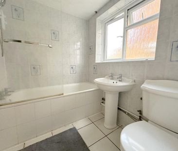 Semi Detached House - Photo 1