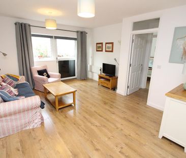 Lotus House, Yoga Way, Worcester Park - Photo 6