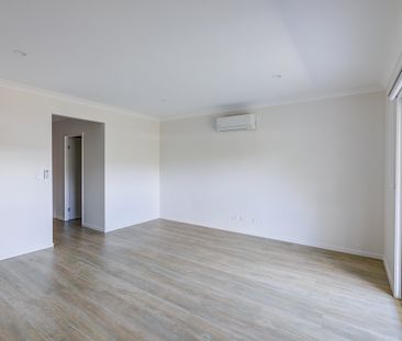 Large 2 Bedroom Duplex! - Photo 1