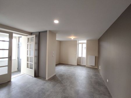 Location appartement 2 pièces 58 m² à Bourg-en-Bresse (01000) - Photo 3