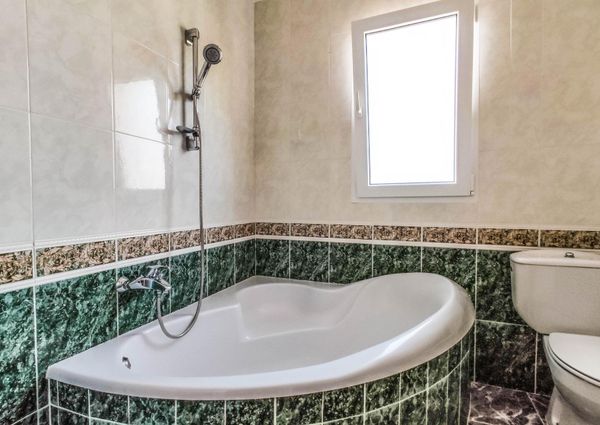Chalet Vacacional con la piscina privada en La Zenia