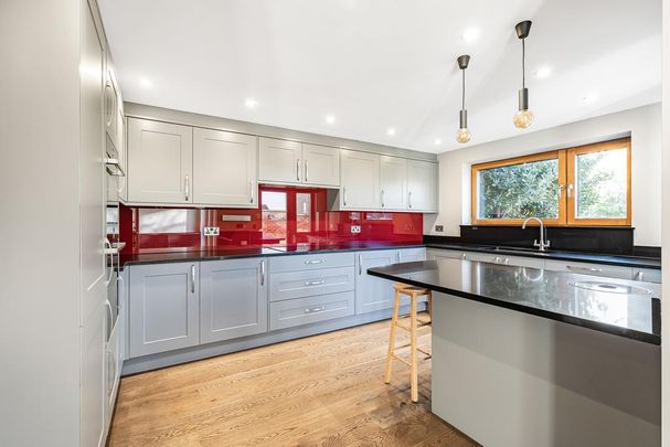 5 bedroom semi-detached house to rent - Photo 1