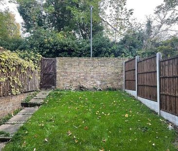 Kennet Close, London, SW11 - Photo 4