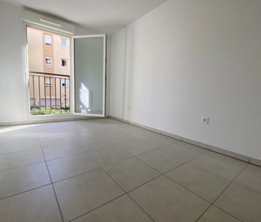 Appartement T3 - RÉCENT - CENTRE-VILLE SIX-FOURS - Photo 5