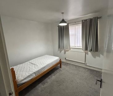 2 Bed Terraced House, Temple View Road, LS9 - Photo 1