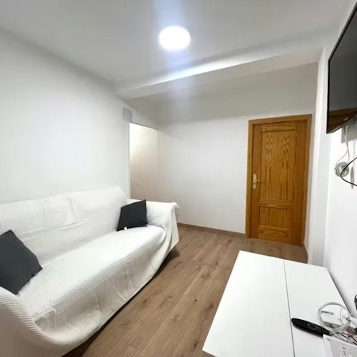 Calle León, Getafe, Community of Madrid 28903 - Photo 1