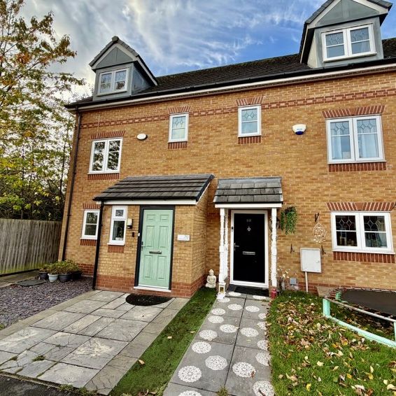 4 Bedroom Semi Detached To Let - Photo 1