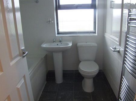1 bedroom mews to rent - Photo 3