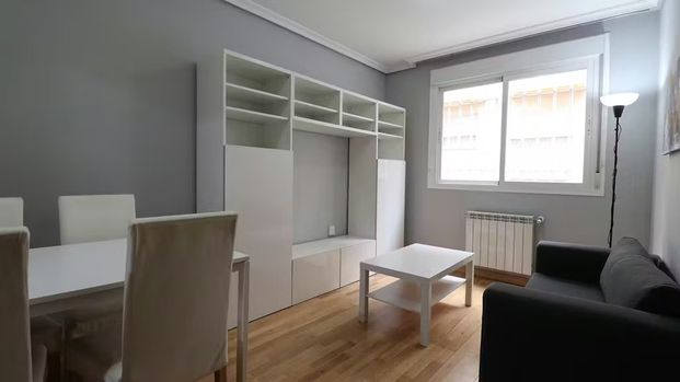 Calle de Robledo, Madrid, Community of Madrid 28039 - Foto 1