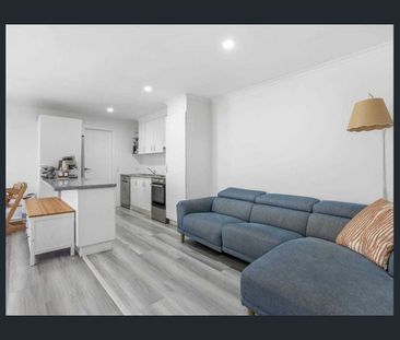 $780 per week - Photo 1