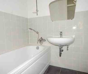 Stop! Großzügige 3,5-Zimmer-Wohnung (WBS) - Foto 1