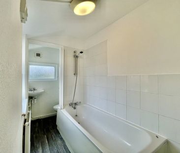 1 bed Flat Eastcote Grove, Southend-on-Sea, SS2 - Photo 5