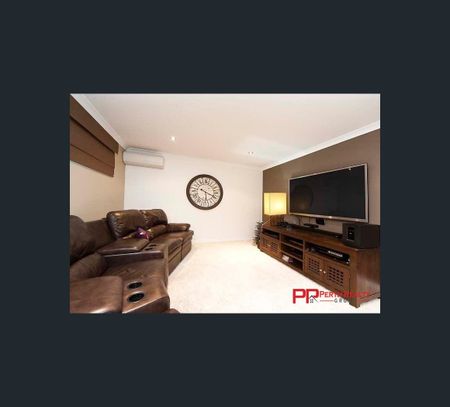 17 Hodgkinson Turn, Canning Vale, WA 6155 - Photo 4