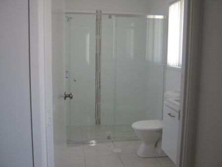 PET FRIENDLY! NEAR NORTH LAKES! - Photo 5