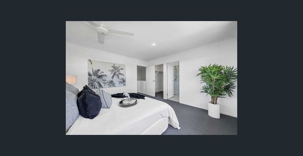 PRIVACY - SPACE - STYLISH - Photo 1