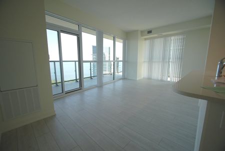 For Lease - 38 Annie Craig Drive Unit# 3805, Toronto, Ontario - Photo 3