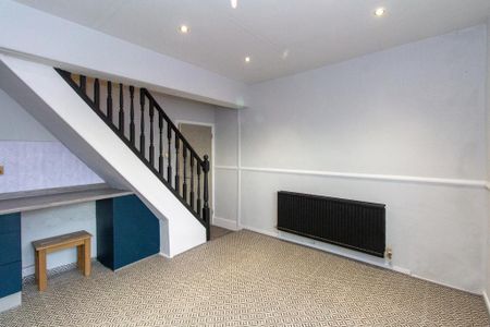 2 bedroom end of terrace house to rent - Photo 5