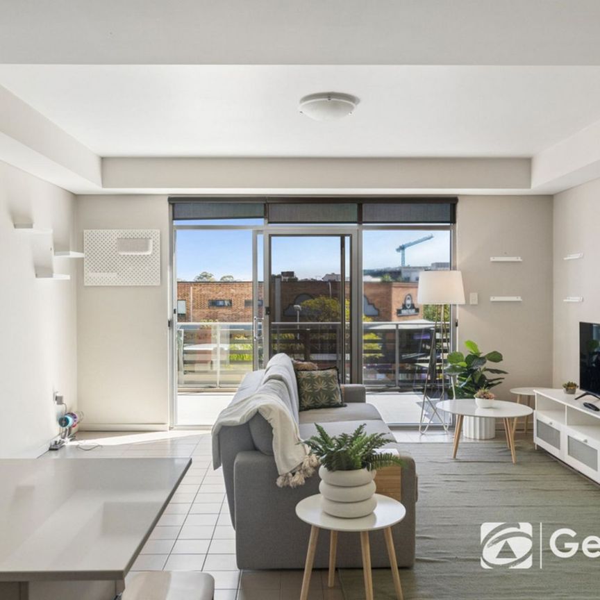 Fully Furnished Two-Storey Apartment in the Heart of Subiaco - Photo 1
