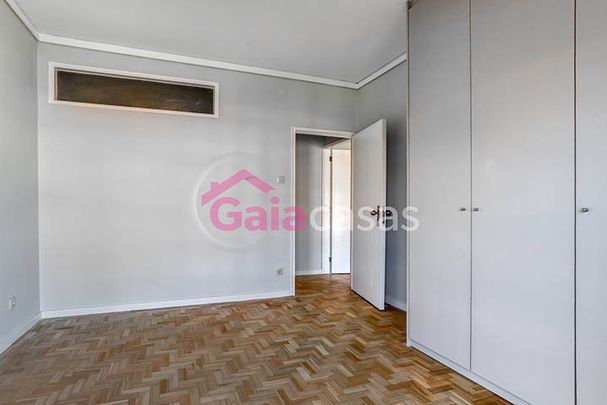 Apartamento T2 renovado com garagem - Photo 1