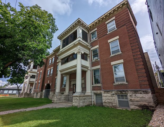 Moxam Court Apartments | 280 River Ave, Winnipeg - Photo 1