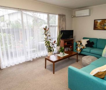 Beautifully presented two-bedroom home - Photo 3