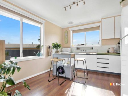 Three Bedroom Home - Photo 4