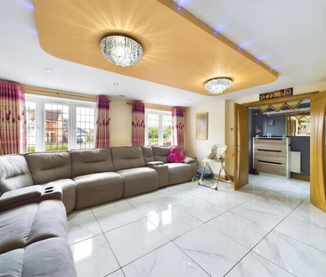 5 bedroom detached house to rent - Photo 1